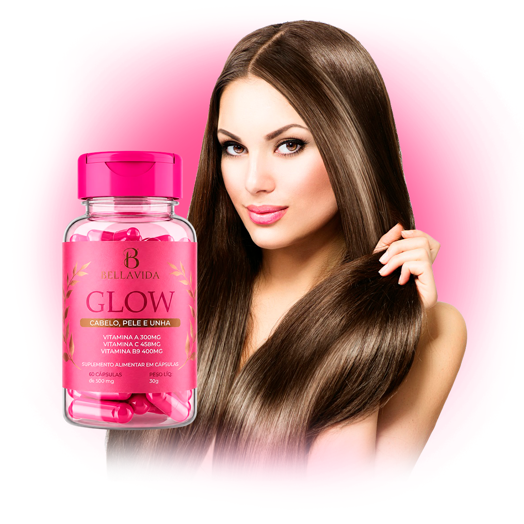 Mulher com cabelo, pele e unhas saudáveis